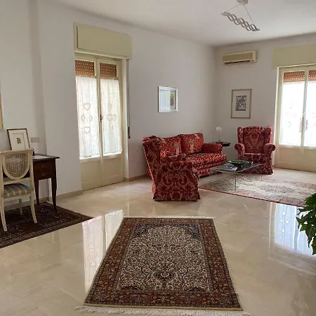 Interno13bari Ferienhaus *